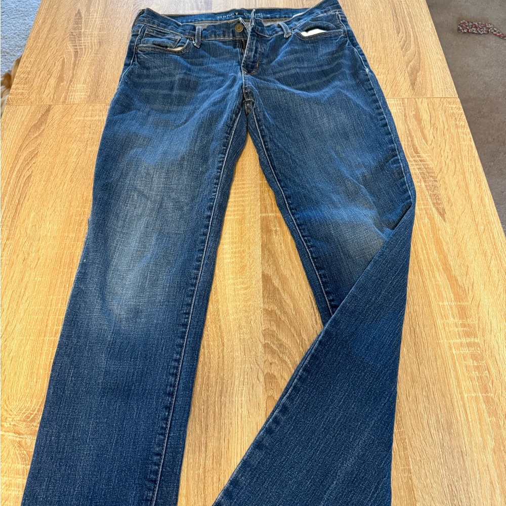 Old Navy Women's Straight Leg Jeans in Dark Blue Wash